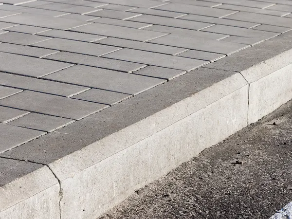Bordure de trottoir